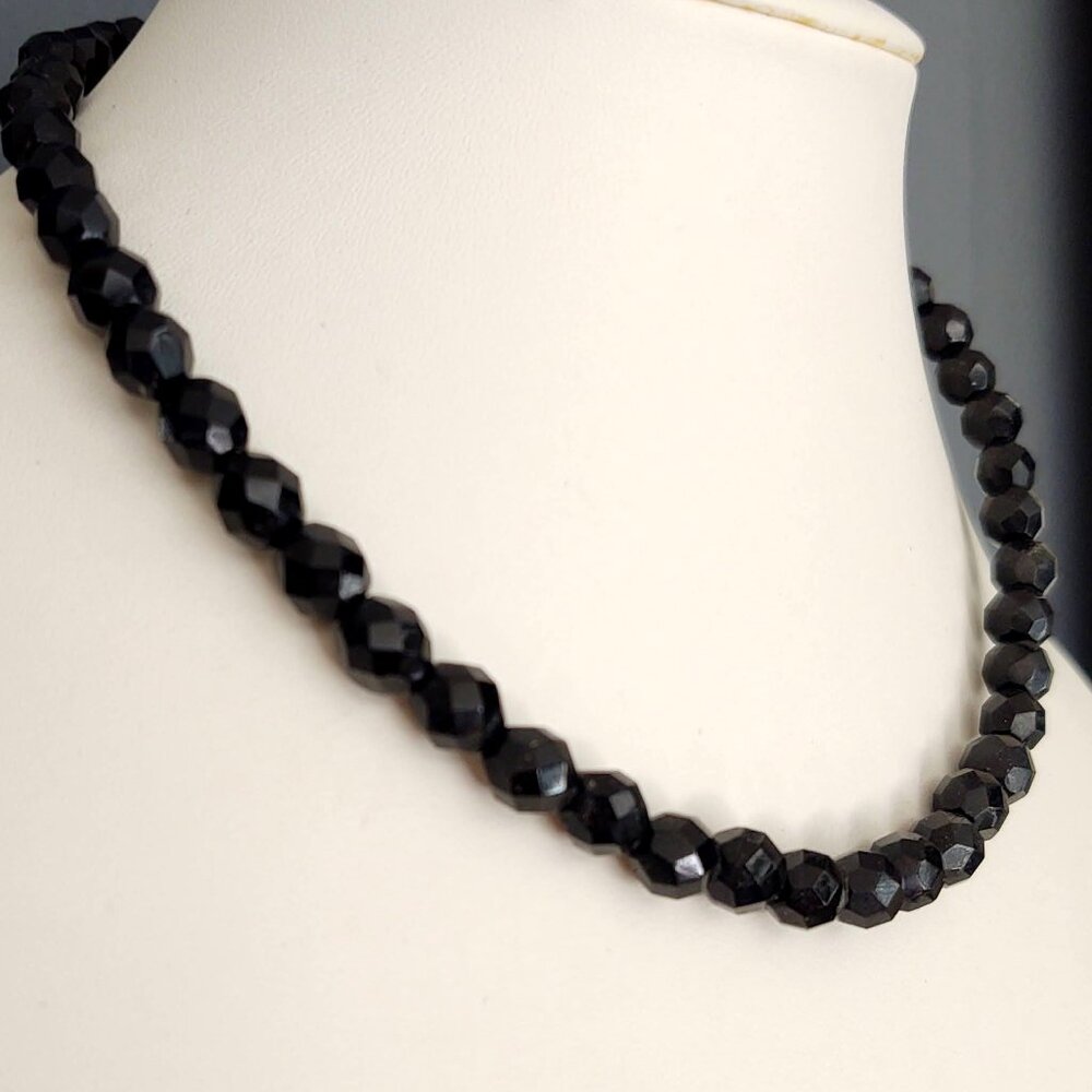 Black glass bead choker necklace - Picture 4 of 11